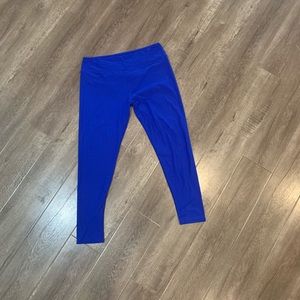 Lula Roe y’all and curvy leggings